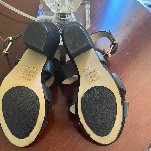 Aldo Black High-Heel Shoe. Size 7.5 - Picture 3 of 10
